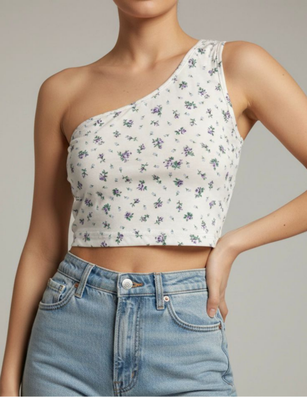 39 Top Asimétrico One-Shoulder con Flores Lila